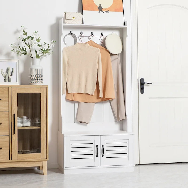 Meuble d'entrée blanc avec banc à chaussures, patères et étagères de rangement
